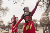 新疆ウイグル自治区　民族の伝統舞踊に魅せられたシルクロードの旅