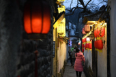 中国の若者が「寝そべり式旅行」を選ぶのはなぜ？