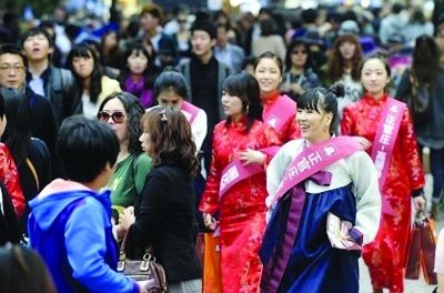 国慶節連休　中国人観光客の海外消費額21億ドルに