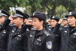 人民警察に敬礼！1月10日は初の中国人民警察節